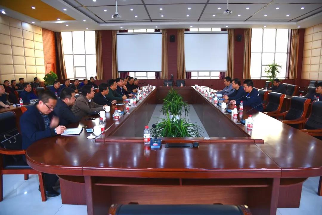 山西省黎城县常务副县长魏振东一行莅临我集团观摩学习